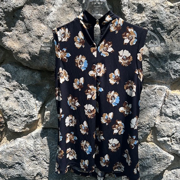 NWOT Tommy Hilfiger Floral Top - Picture 6 of 7